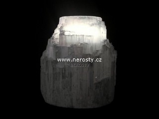 svícen selenit - štípaný