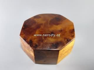 cedr, šperkovnička