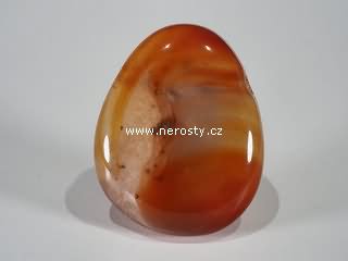 karneol, vrtaný kámen