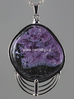 čaroit, přívěsek