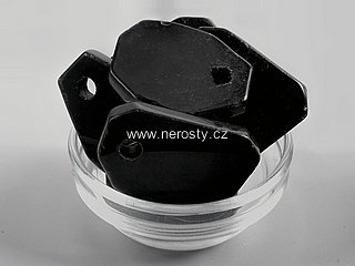 obsidián, vrtaný kámen