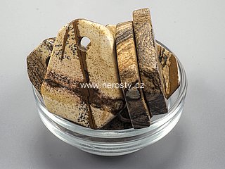 jaspis, vrtaný kámen