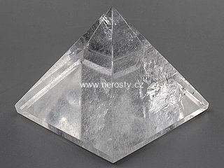 křišťál, pyramida