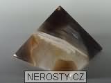 achát, pyramida